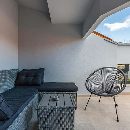 Apartment New One&only With Terrace Poreč